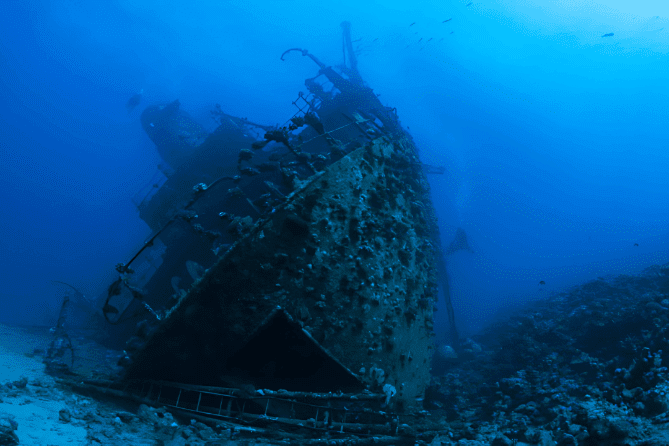 Abu Nuhas diving